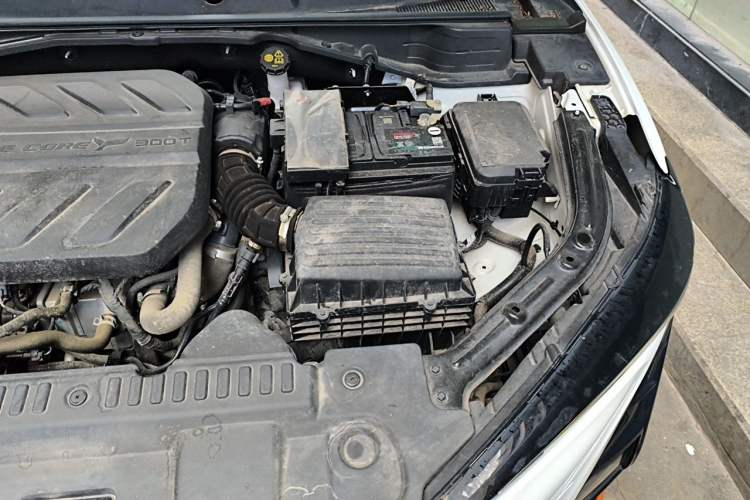 Used CHANGAN UNI-T 2021 1.5T Sport Edition Flagship Version Engine Bay Left