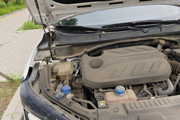 Used CHANGAN UNI-T 2021 1.5T Sport Edition Flagship Version Engine Bay Right