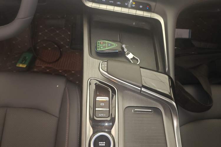 Used CHANGAN UNI-T 2021 1.5T Excellence Model Gear Lever