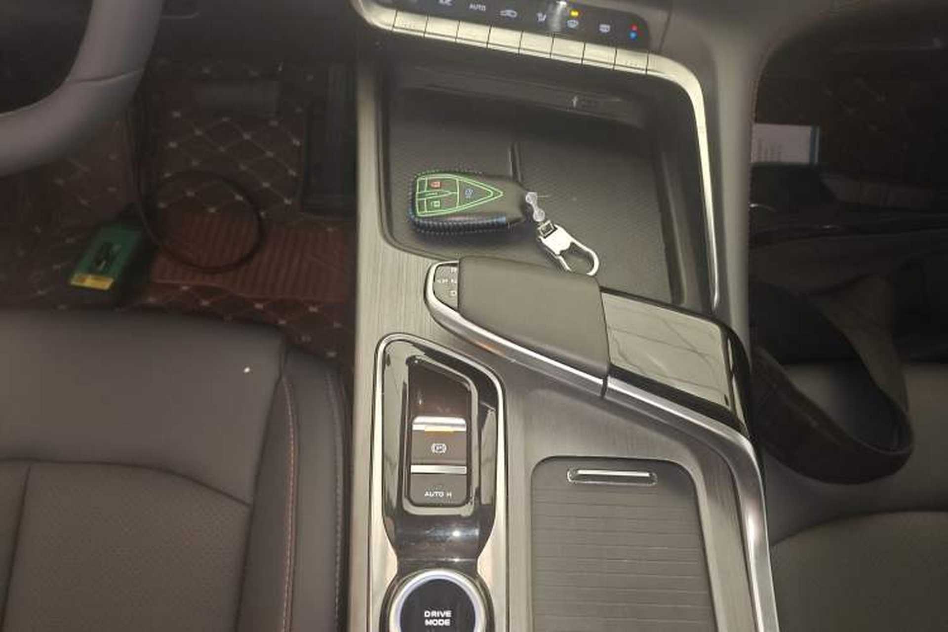 Used CHANGAN UNI-T 2021 1.5T Excellence Model Gear Lever