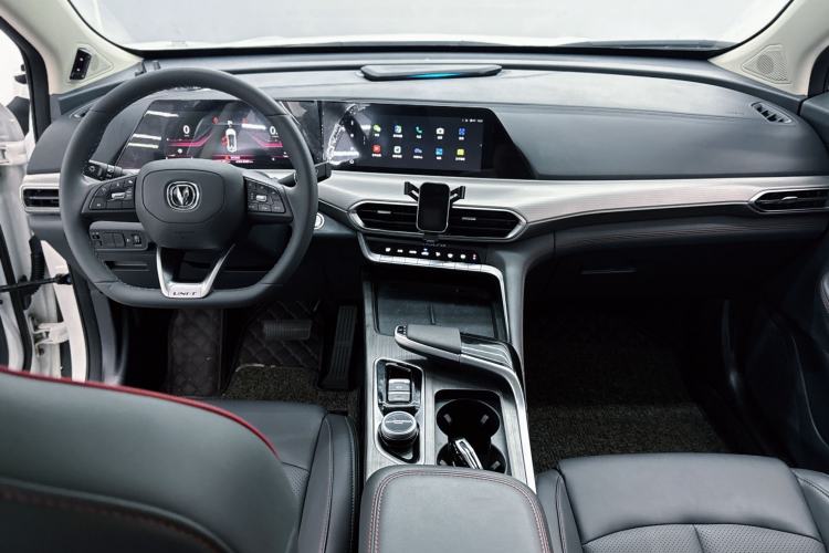Used CHANGAN UNI-T 2021 1.5T Excellence Model Interior 2