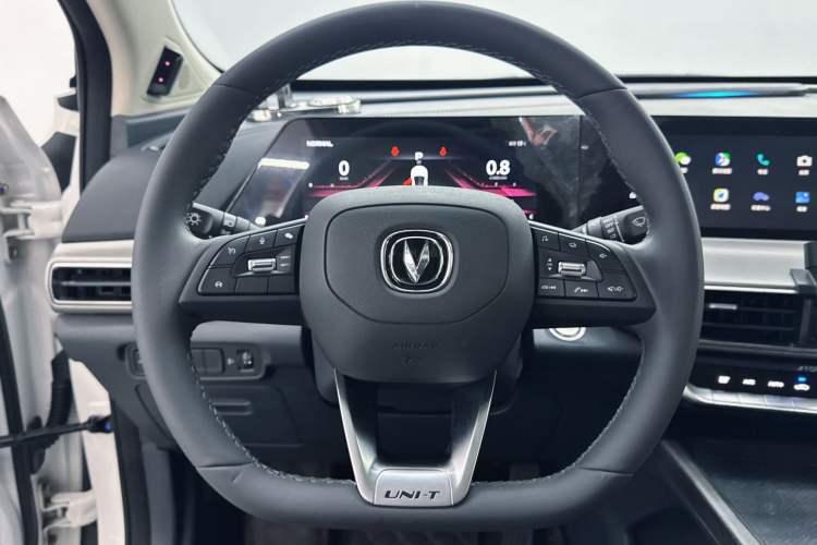 Used CHANGAN UNI-T 2021 1.5T Excellence Model Interior 3