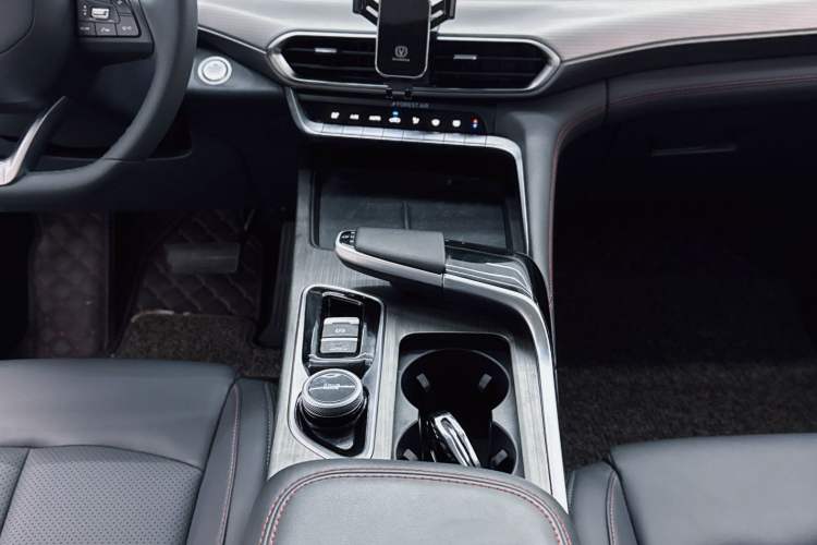 Used CHANGAN UNI-T 2021 1.5T Excellence Model Interior 8