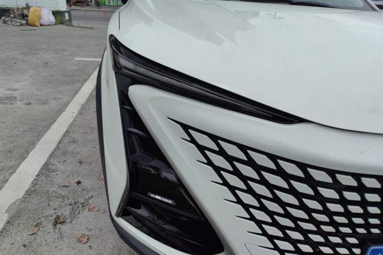 Used CHANGAN UNI-T 2021 1.5T Excellence Model Right Front Headlight