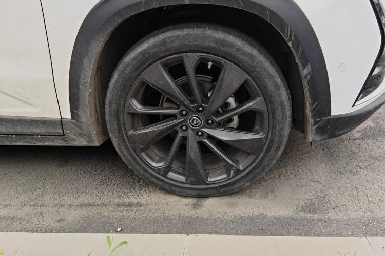 Used CHANGAN UNI-T 2021 1.5T Sport Edition Flagship Version Right Front Wheel Hub
