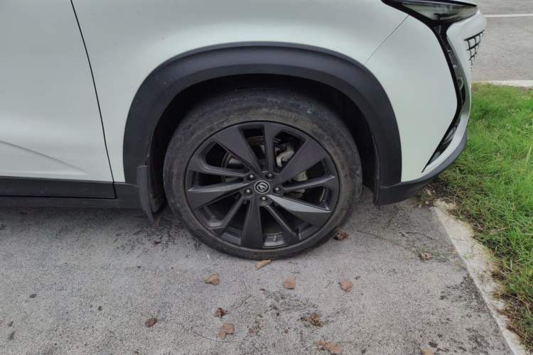 Used CHANGAN UNI-T 2021 1.5T Excellence Model Right Front Wheel Hub