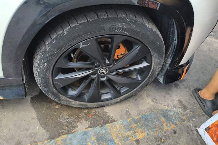 Used CHANGAN UNI-T 2021 1.5T Sport Edition Flagship Version Right Front Wheel Hub