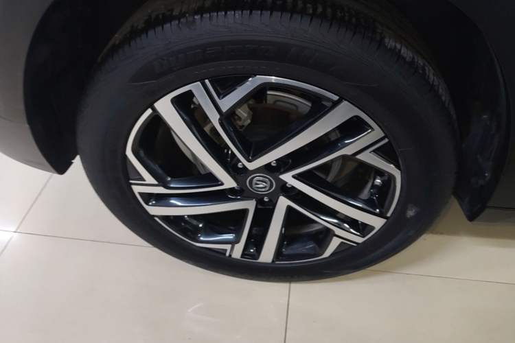 Used CHANGAN UNI-T 2021 1.5T Excellence Model Right Rear Wheel Hub