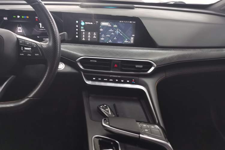 Used CHANGAN UNI-T 2022 1.5T Prestige Version Audio And AC Panel