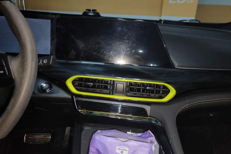 Used CHANGAN UNI-T 2022 1.5T Sport Edition Flagship Version Audio And AC Panel