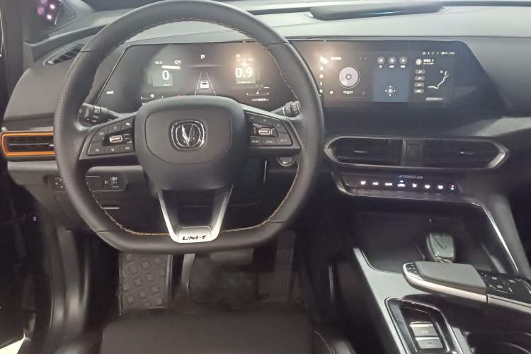 Used CHANGAN UNI-T 2022 1.5T Prestige Version Audio And AC Panel