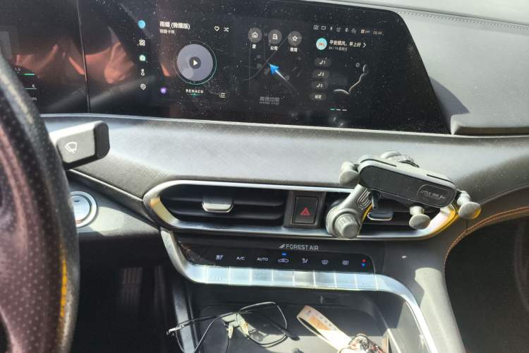 Used CHANGAN UNI-T 2022 1.5T Prestige Version Audio And AC Panel