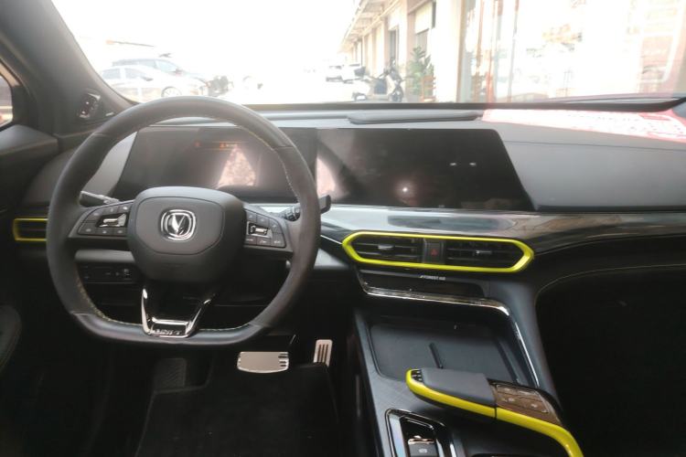 Used CHANGAN UNI-T 2022 1.5T Sport Edition Flagship Version Center Console