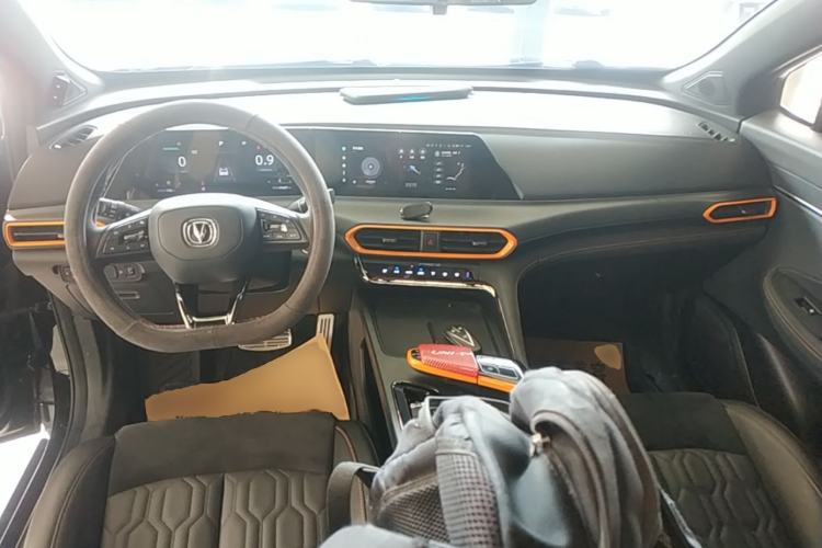 Used CHANGAN UNI-T 2022 1.5T Sport Edition Premium Version Center Console