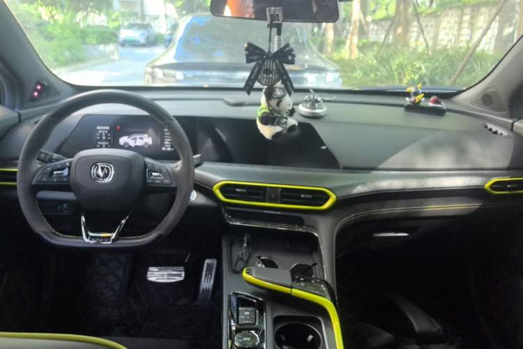 Used CHANGAN UNI-T 2022 1.5T Sport Edition Premium Version Center Console