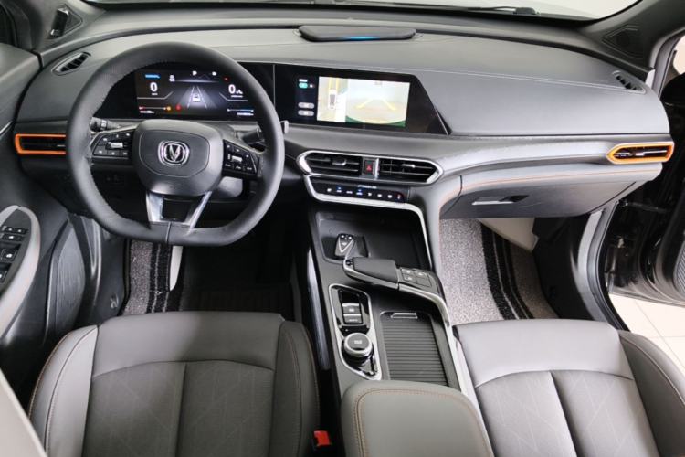 Used CHANGAN UNI-T 2022 1.5T Prestige Version Center Console