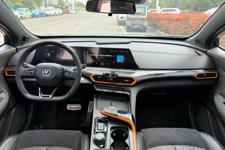 Used CHANGAN UNI-T 2022 1.5T Sport Edition Flagship Version Center Console
