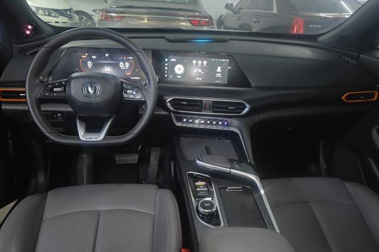 Used CHANGAN UNI-T 2022 1.5T Sport Edition Premium Version Center Console