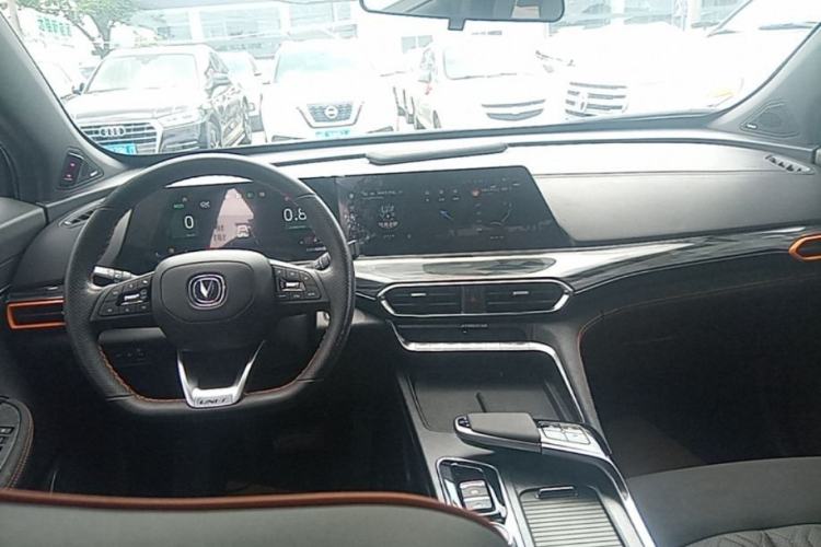 Used CHANGAN UNI-T 2022 1.5T Flagship Edition Center Console