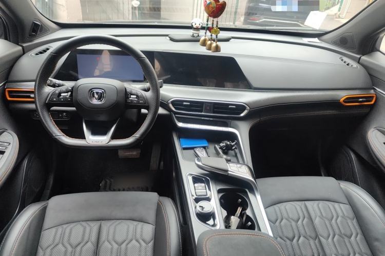 Used CHANGAN UNI-T 2022 1.5T Prestige Version Center Console