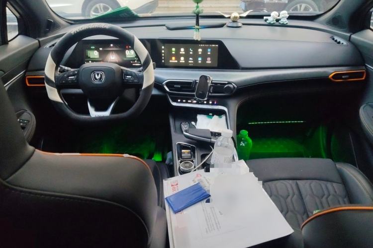 Used CHANGAN UNI-T 2022 1.5T Luxury Edition Center Console