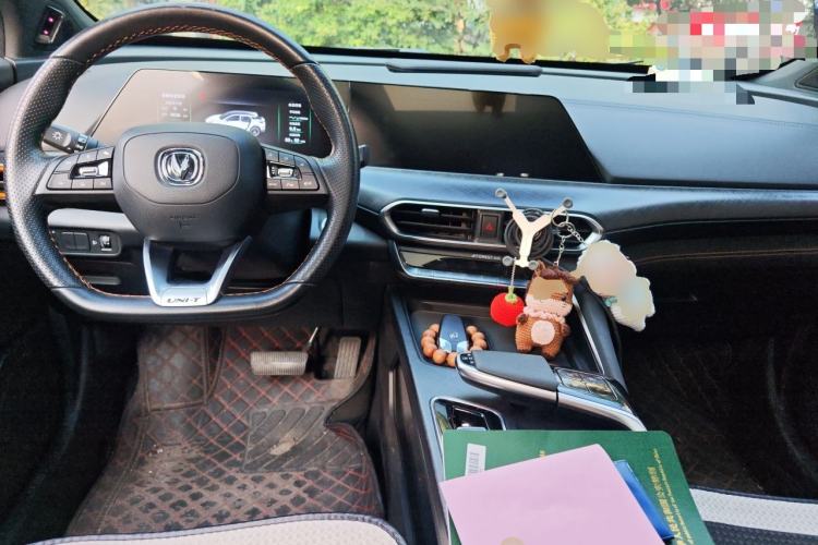 Used CHANGAN UNI-T 2022 1.5T Prestige Version Center Console