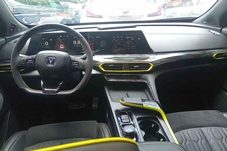Used CHANGAN UNI-T 2022 1.5T Sport Edition Flagship Version Center Console