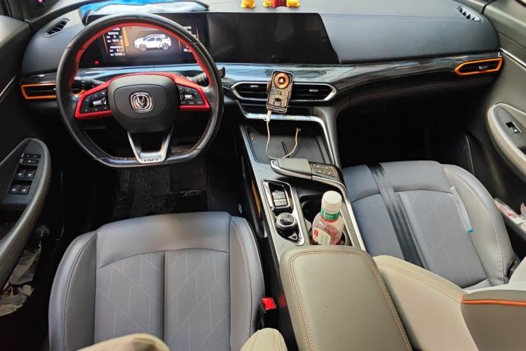 Used CHANGAN UNI-T 2022 1.5T Flagship Edition Center Console