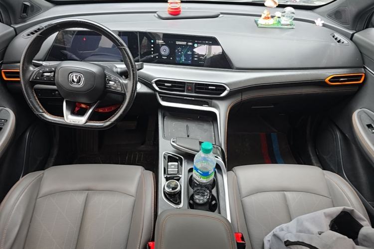 Used CHANGAN UNI-T 2022 1.5T Prestige Version Center Console