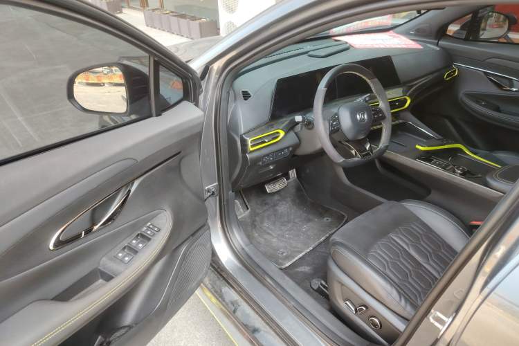 Used CHANGAN UNI-T 2022 1.5T Sport Edition Flagship Version Driver Seat
