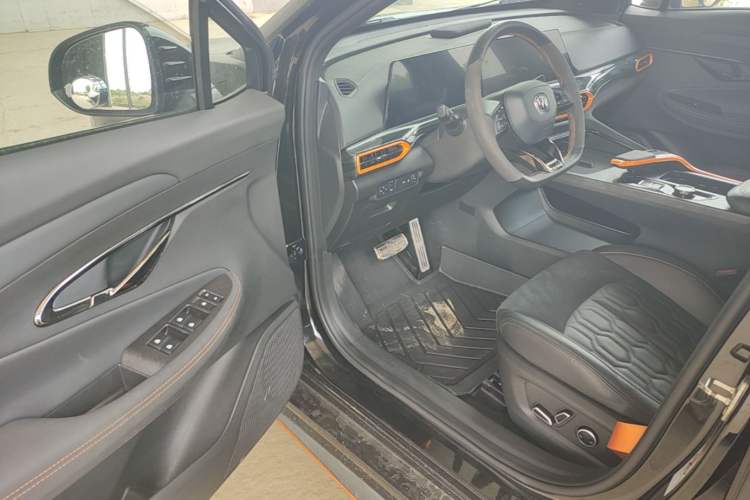 Used CHANGAN UNI-T 2022 1.5T Sport Edition Flagship Version Driver Seat