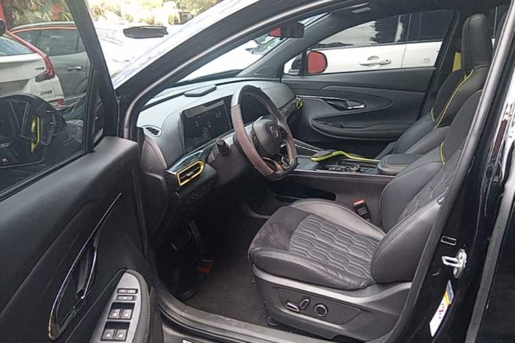 Used CHANGAN UNI-T 2022 1.5T Sport Edition Flagship Version Driver Seat