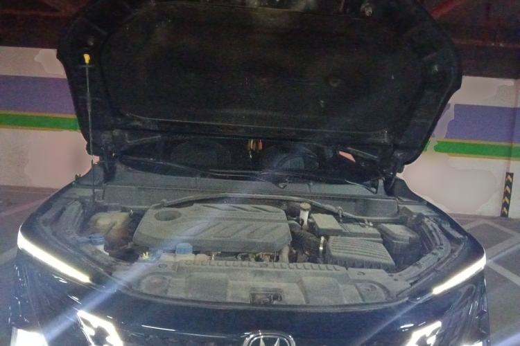 Used CHANGAN UNI-T 2022 1.5T Prestige Version Engine Bay