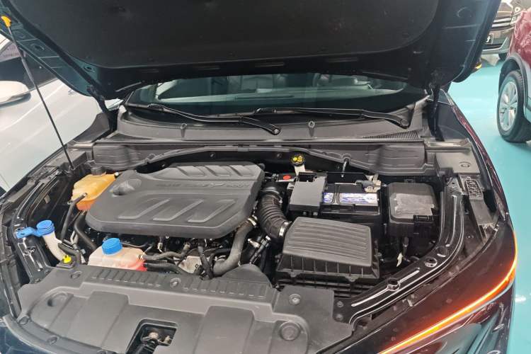 Used CHANGAN UNI-T 2022 1.5T Excellence Model Engine Bay
