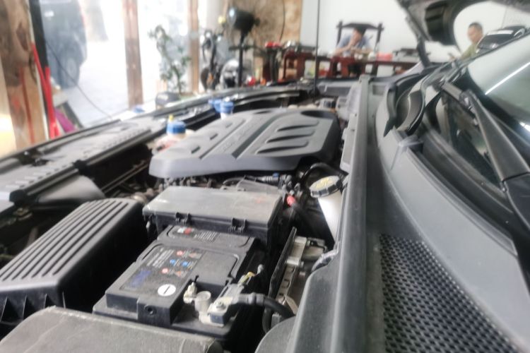 Used CHANGAN UNI-T 2022 1.5T Prestige Version Engine Bay