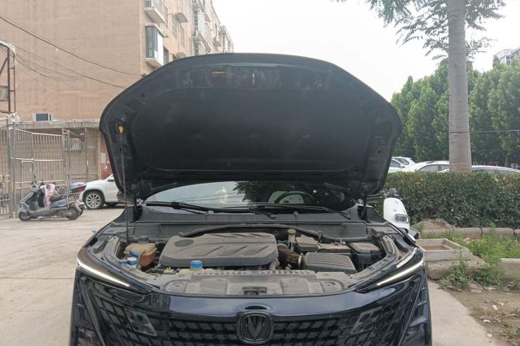 Used CHANGAN UNI-T 2022 1.5T Prestige Version Engine Bay