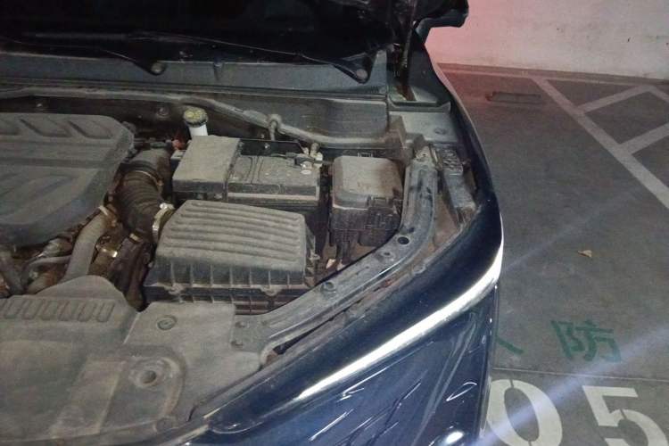 Used CHANGAN UNI-T 2022 1.5T Prestige Version Engine Bay Left