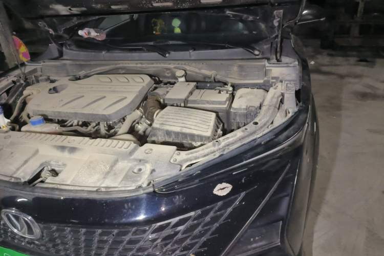 Used CHANGAN UNI-T 2022 1.5T Prestige Version Engine Bay Left