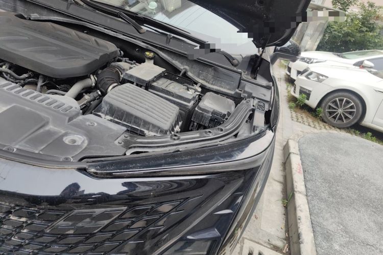 Used CHANGAN UNI-T 2022 1.5T Prestige Version Engine Bay Left