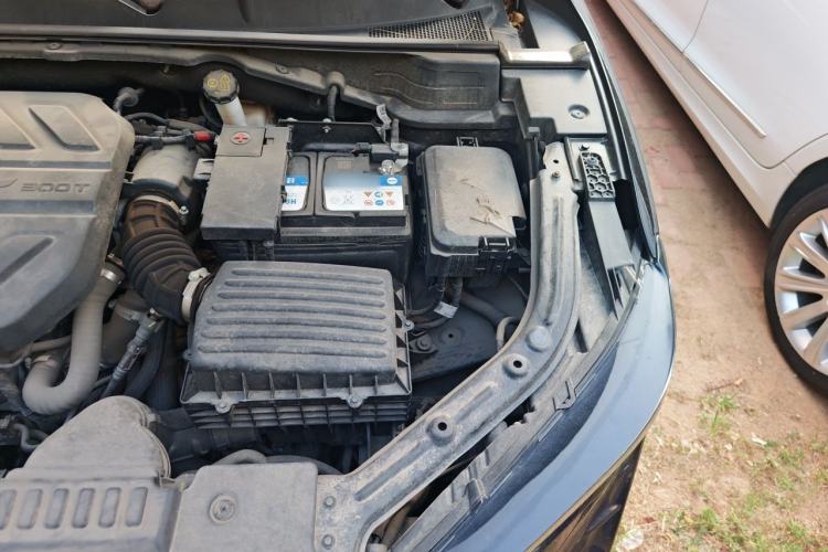 Used CHANGAN UNI-T 2022 1.5T Prestige Version Engine Bay Left
