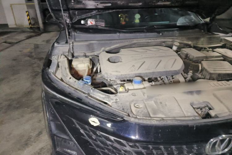 Used CHANGAN UNI-T 2022 1.5T Prestige Version Engine Bay Right