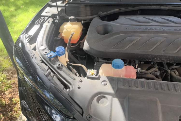 Used CHANGAN UNI-T 2022 1.5T Sport Edition Premium Version Engine Bay Right