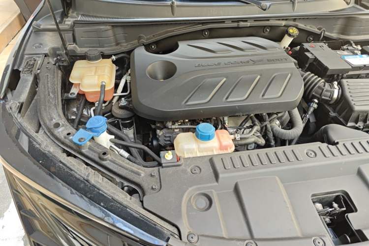 Used CHANGAN UNI-T 2022 1.5T Flagship Edition Engine Bay Right