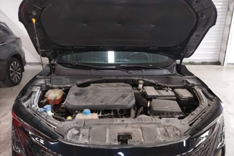 Used CHANGAN UNI-T 2022 1.5T Sport Edition Premium Version Engine Bay