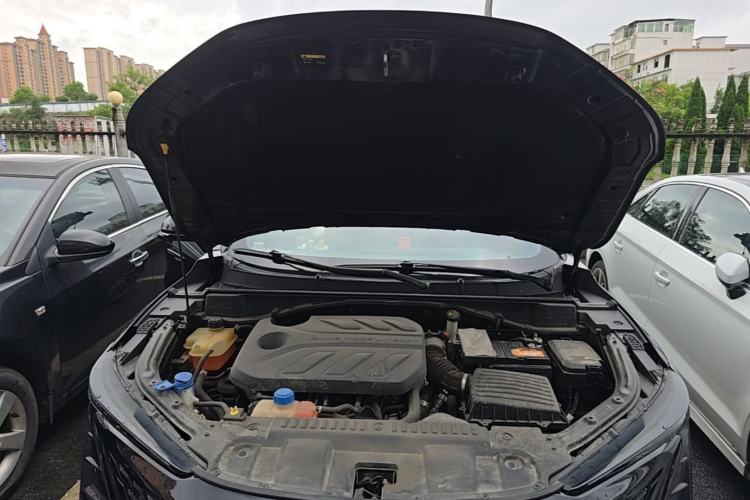 Used CHANGAN UNI-T 2022 1.5T Prestige Version Engine Bay