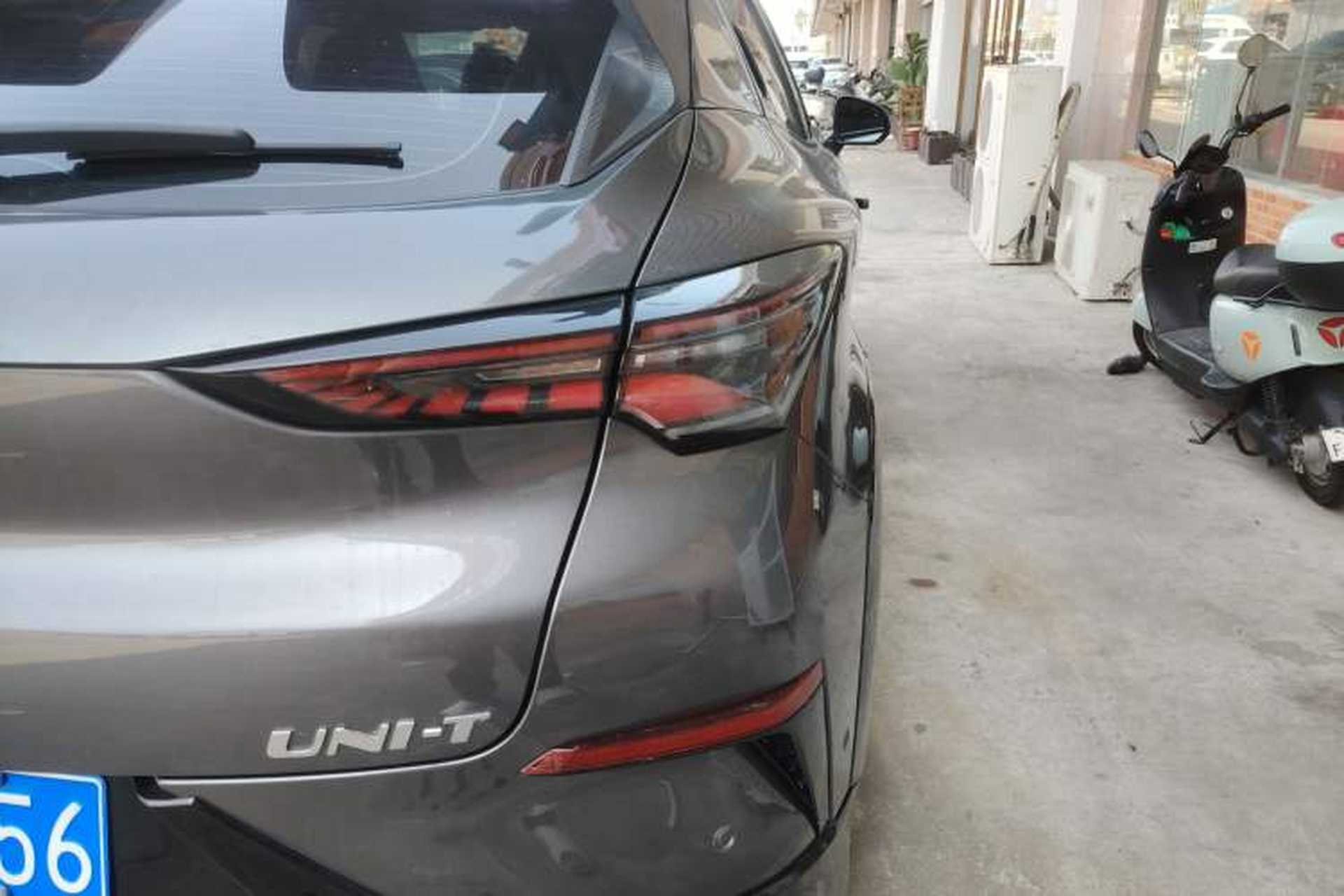 Used CHANGAN UNI-T 2022 1.5T Sport Edition Flagship Version Exterior 3