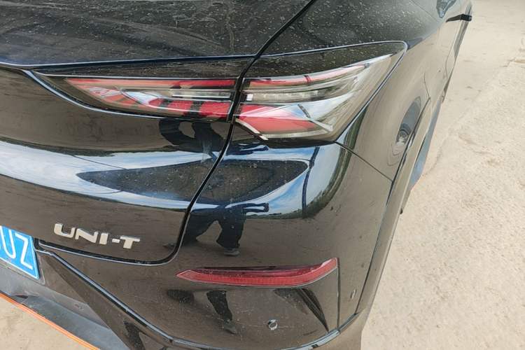 Used CHANGAN UNI-T 2022 1.5T Sport Edition Flagship Version Exterior 3