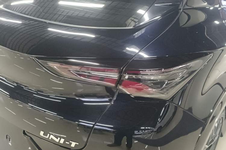 Used CHANGAN UNI-T 2022 1.5T Prestige Version Exterior 3
