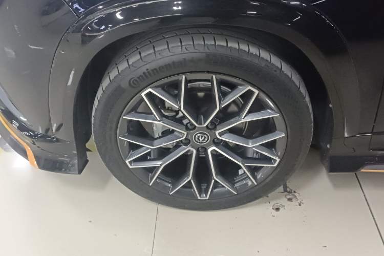 Used CHANGAN UNI-T 2022 1.5T Prestige Version Exterior 4