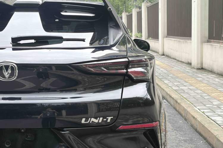 Used CHANGAN UNI-T 2022 1.5T Sport Edition Flagship Version Exterior 8